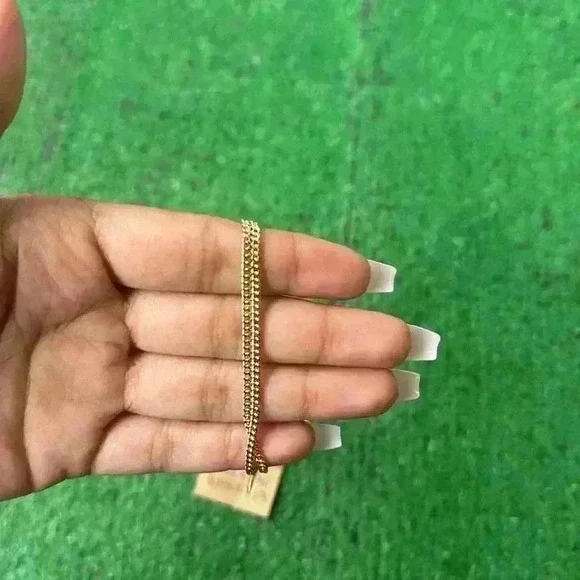 Roxanne Assoulin - Picture 5 of 5